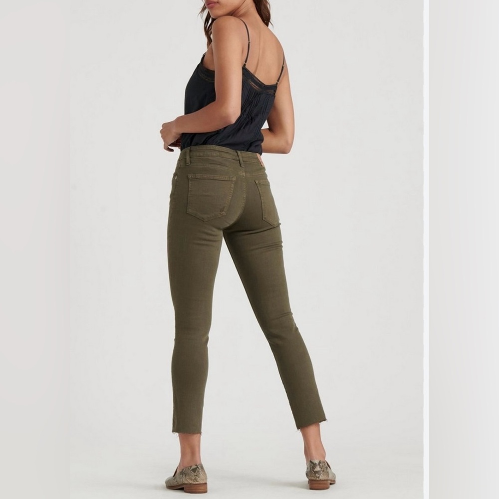 🍀Like New Lucky Brand Dark Olive Green Lolita Skinny Distressed Jeans Size 00/24